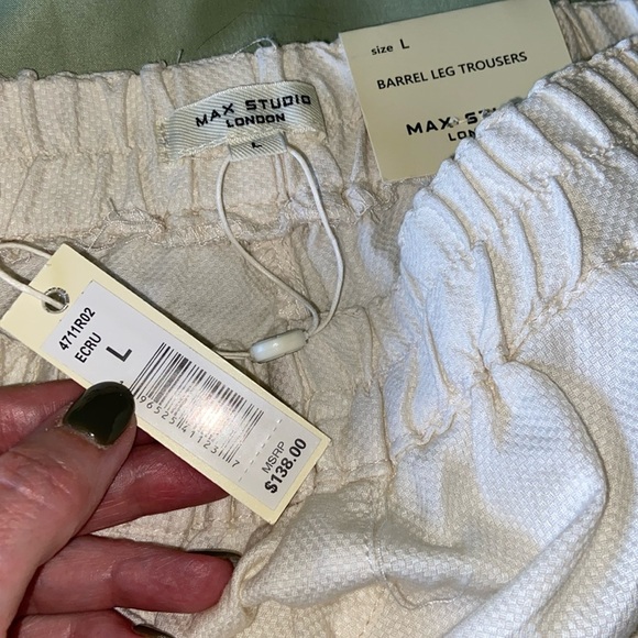 NWT Max Studio Textured Twill Barrel Leg Pull On Trousers, size Large - Picture 13 of 13